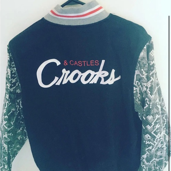 Could be for men and women. Large. - Picture 2 of 2